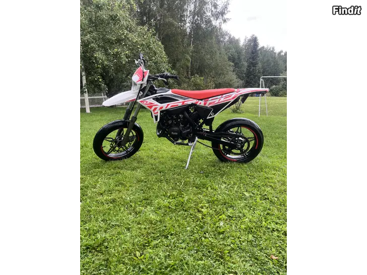 Säljes Beta rr 2021 moped