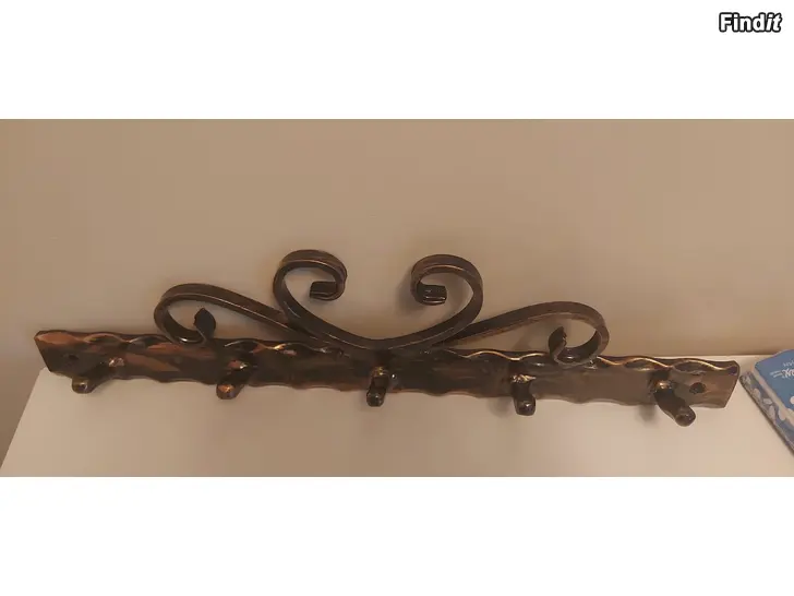 Myydään Coat hanger