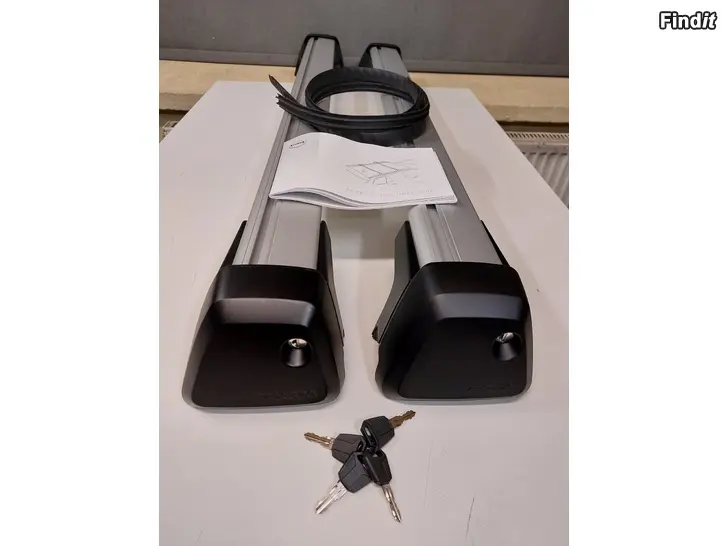 Myydään Volvo XC60 mk2 UUDET OEM Kattotelineet/Takräcke 32270144 vm. 2018