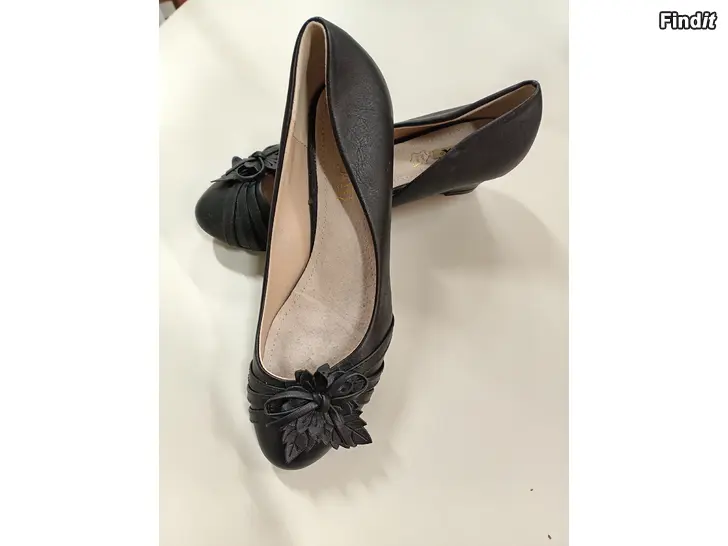 Myydään Jumex kiilakorkokengät, koko 40