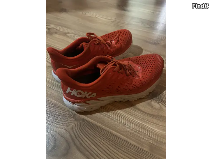 Säljes Hoka Clifton 7 stolek 44