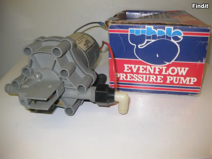 Säljes VATTENPUMP 12 V