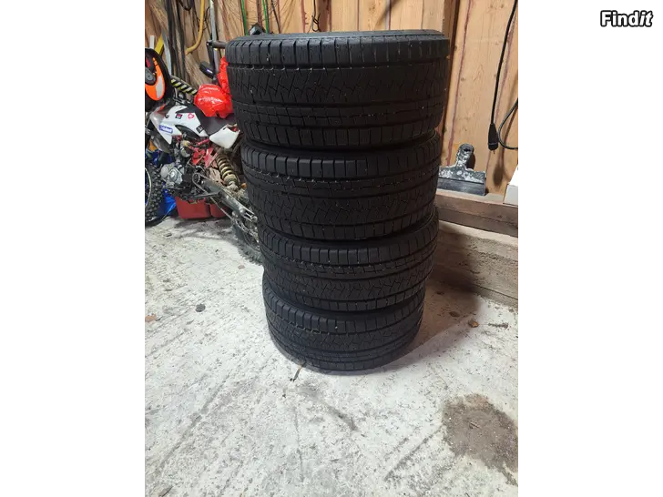 Säljes 4st Dubbfria 235/35 19 i nyskick 10mm ring o bjud