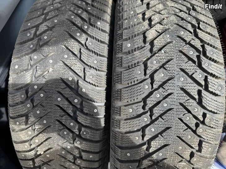 Myydään 2 kpl nastarenkaat 205/55R16