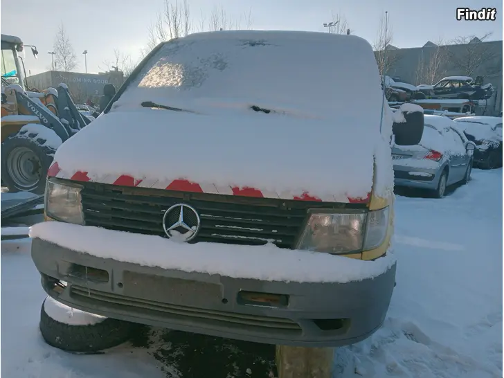 Myydään MB Vito 220 CDi 2001 manuaali varaosina