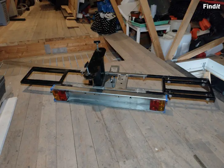 Säljes Ställning till liten cross