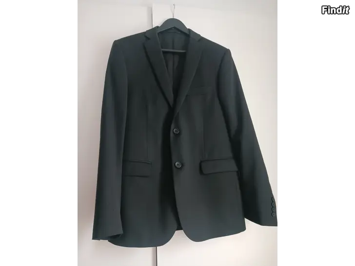 Myydään 48R slim fit puvuntakki musta dressmann