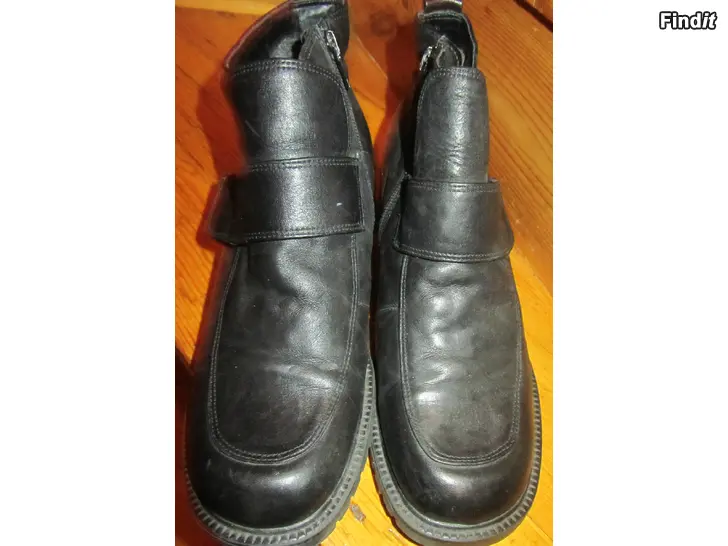 Myydään Mustat kengät Piano, aitoa nahkaa, koko 39