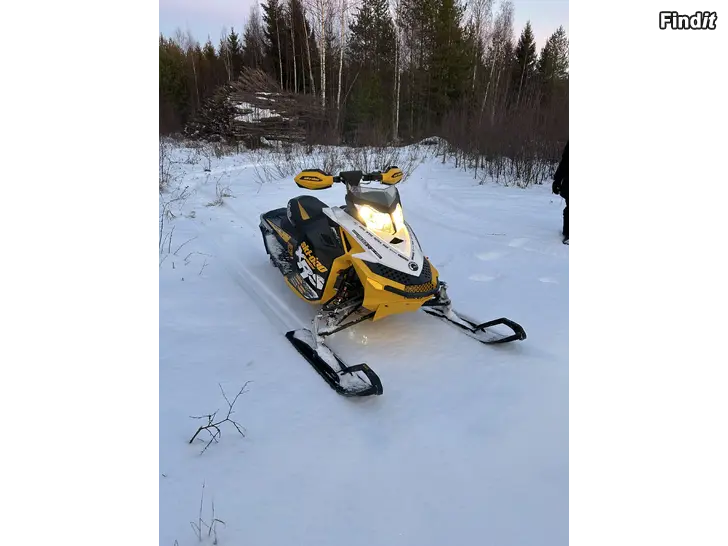 Säljes Ski-doo mxz x-rs 800r e-tec