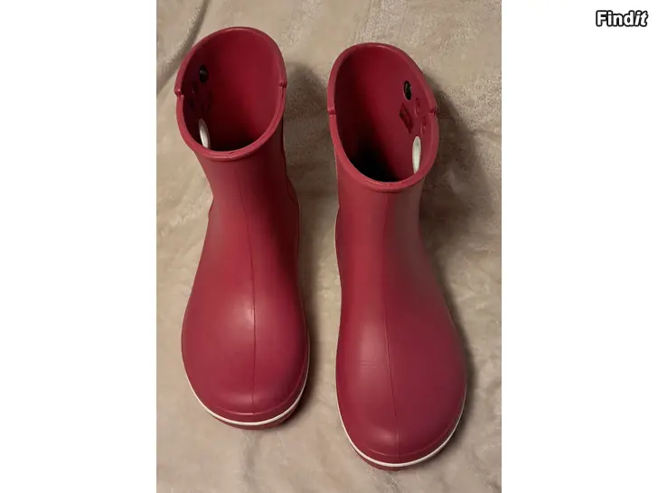 Myydään Naisten Crocs kumisaappaat, koko W11