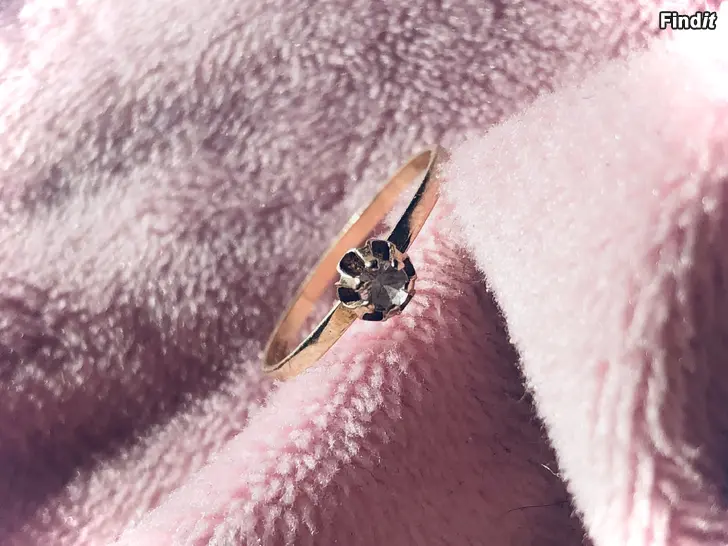 Myydään Kultasormus