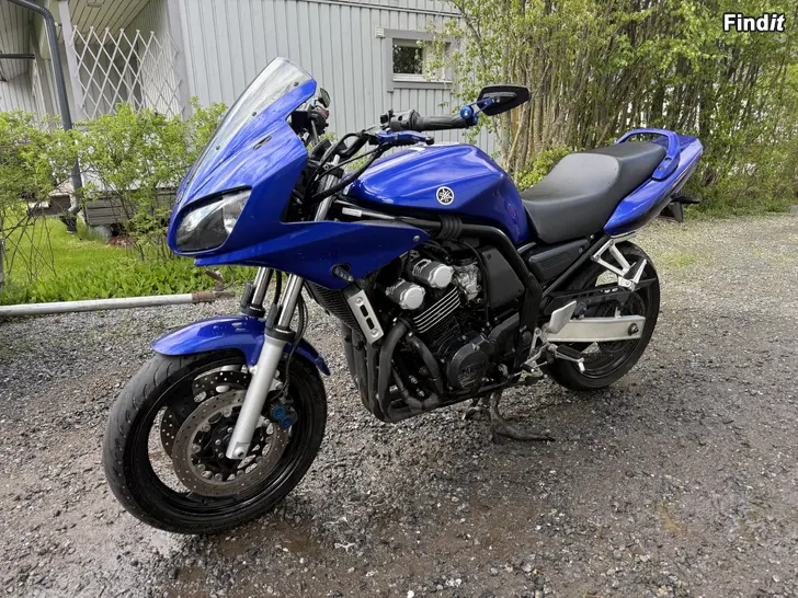 Säljes Yamaha FZS600 Fazer - A2 registrerad
