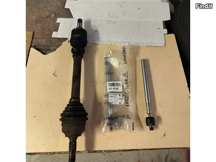 Myydään Vetoakseli takaumpio raidetangon sisä