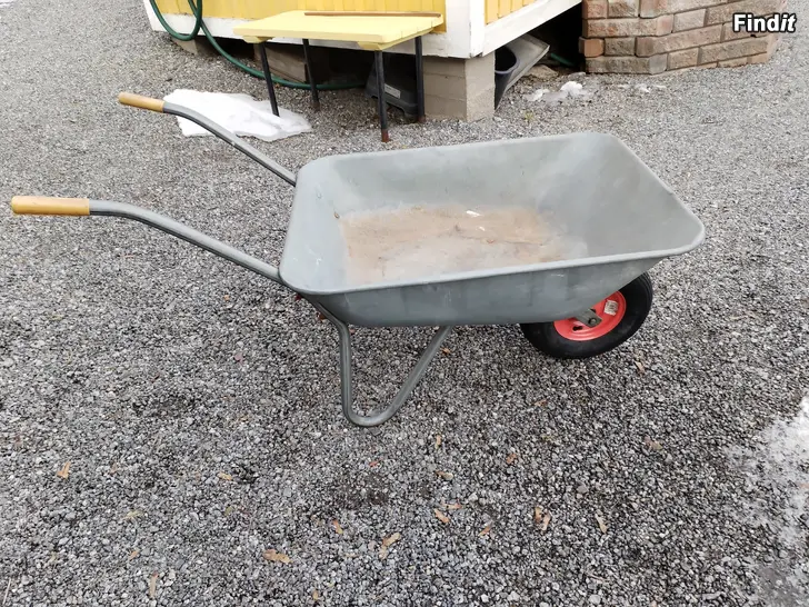 Myydään KOTTIKÄRRY