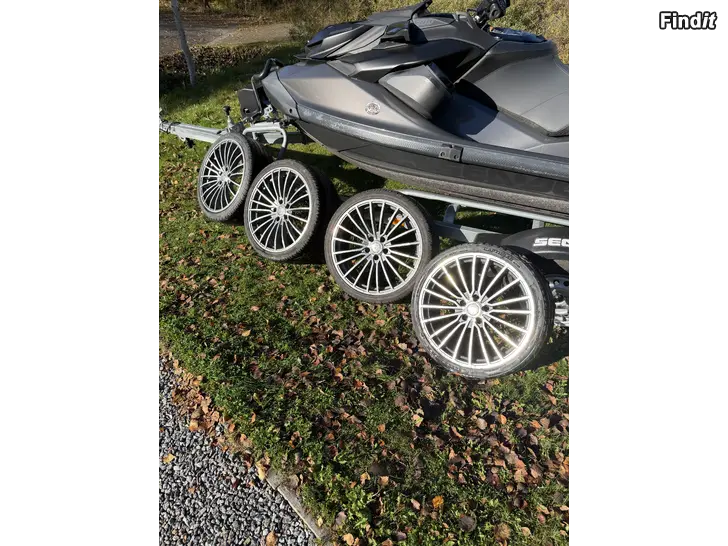 Myydään 5x112 235/35R19 alu vanteet + renkaat