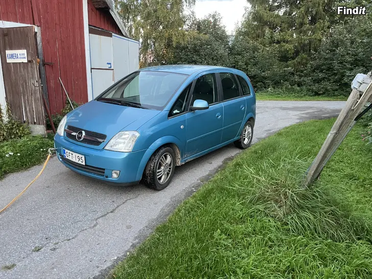 Myydään Opel Meriva 1.6i 8v -04 osina