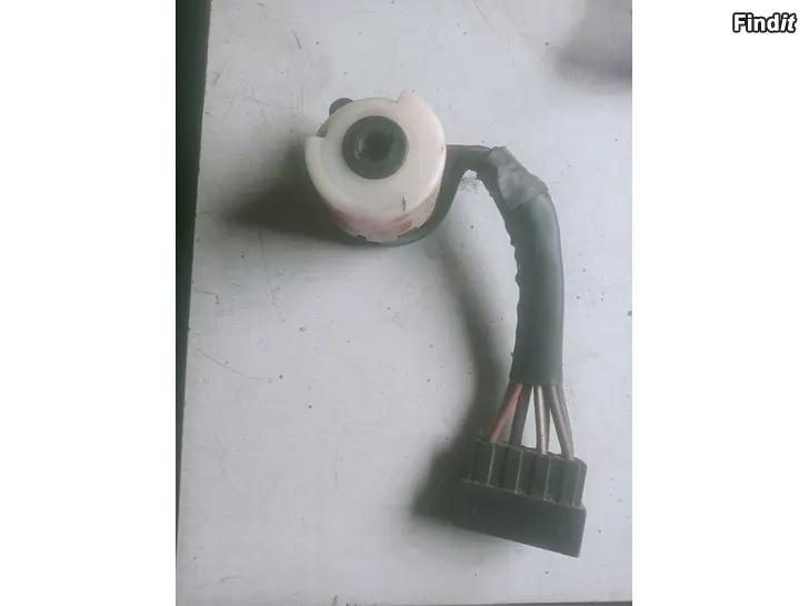 Myydään Toyota Corolla 1988-1992 virtalukonpohja