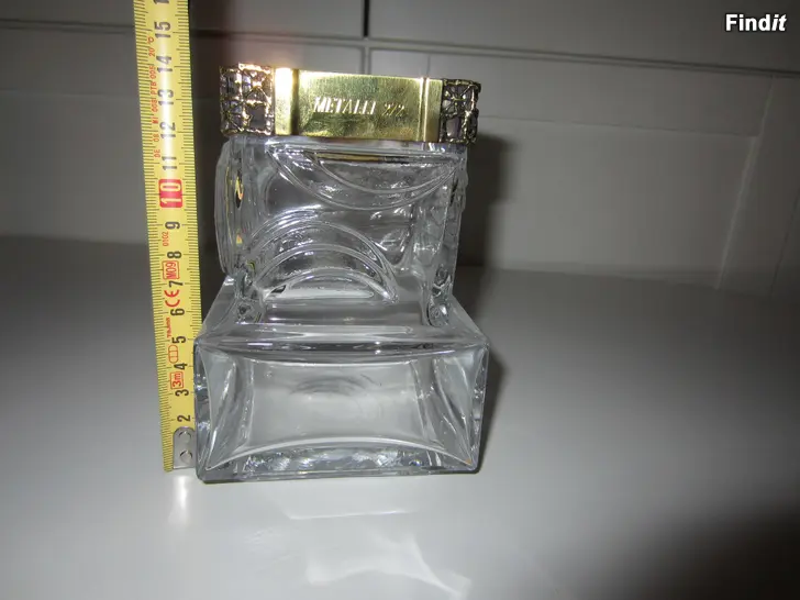 Myydään Vaasi liiton leimalla