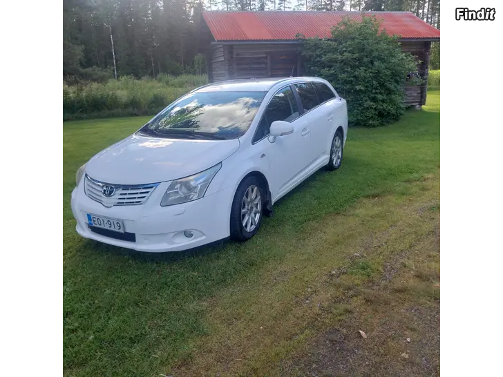 Myydään Toyota Avensis 2.2  diesel