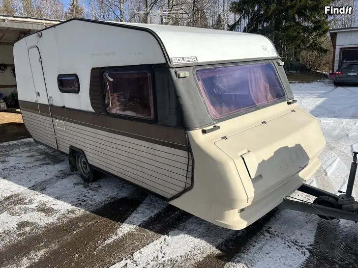 Myydään Matkailuvaunu Solifer 500L juuri kats