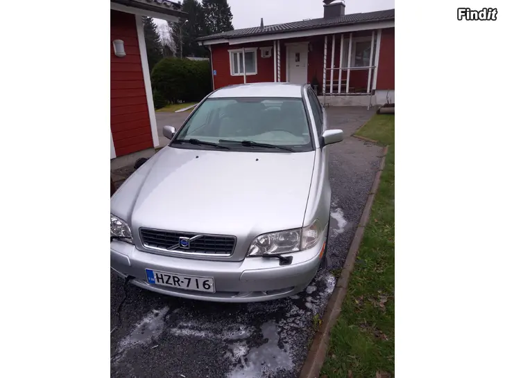 Myydään Volvo S40 vm. 2003 turbo automaatti