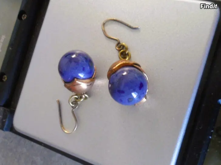 Säljes Kalevala tintti korvakorut pronssi