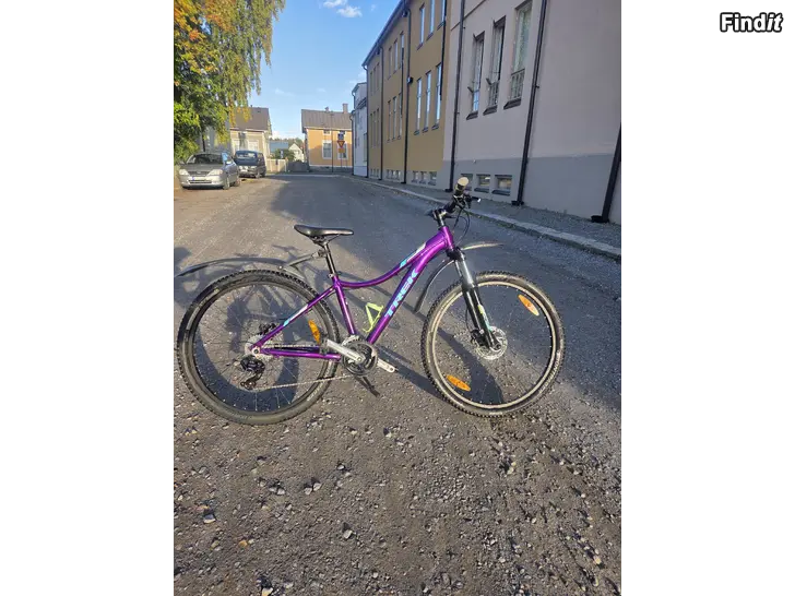 Myydään Trek Skye SL 15,5 S  Nyservad med nytt drivpaket  hydrauliska bromsar Marlin för flickor