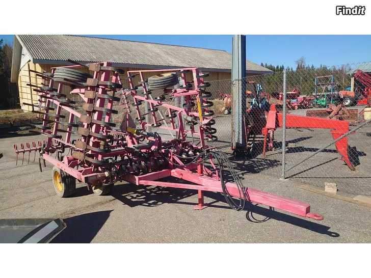 Säljes VÄDERSTAD NZF500 pyörä-äes, käytetty