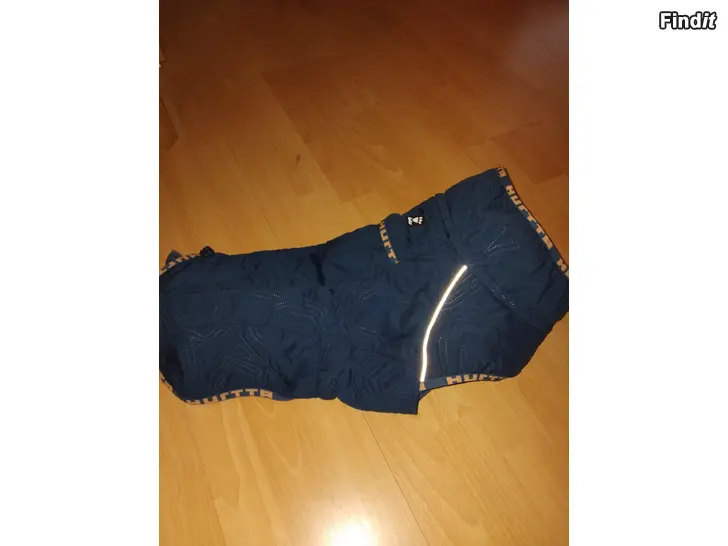 Myydään Hurtta koiran takki