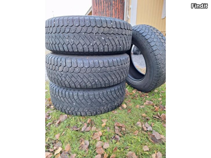 Säljes Vinterdäck 215/70 R16