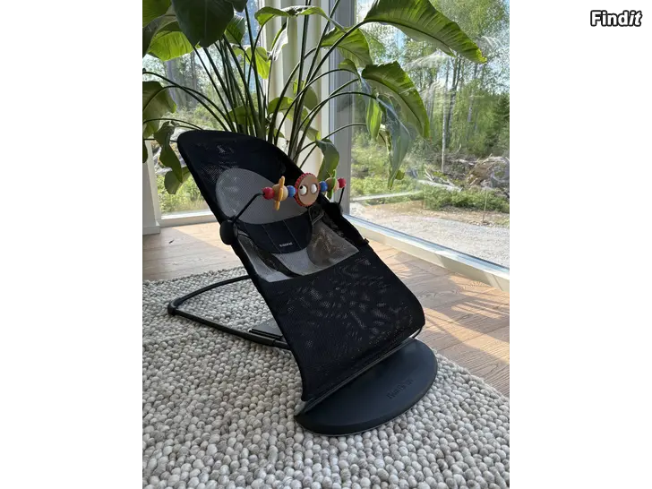 Myydään Baby sitter med lekbåge