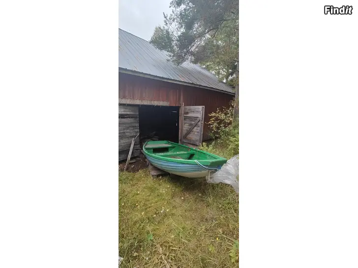Säljes Roddbåt+utombordare mm