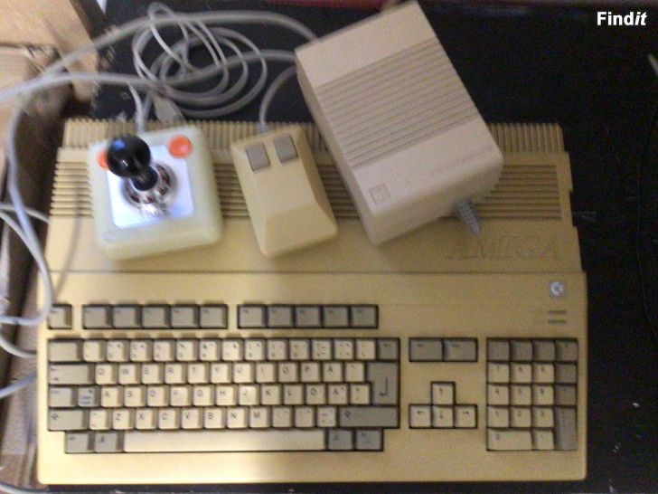Myydään Amiga 500