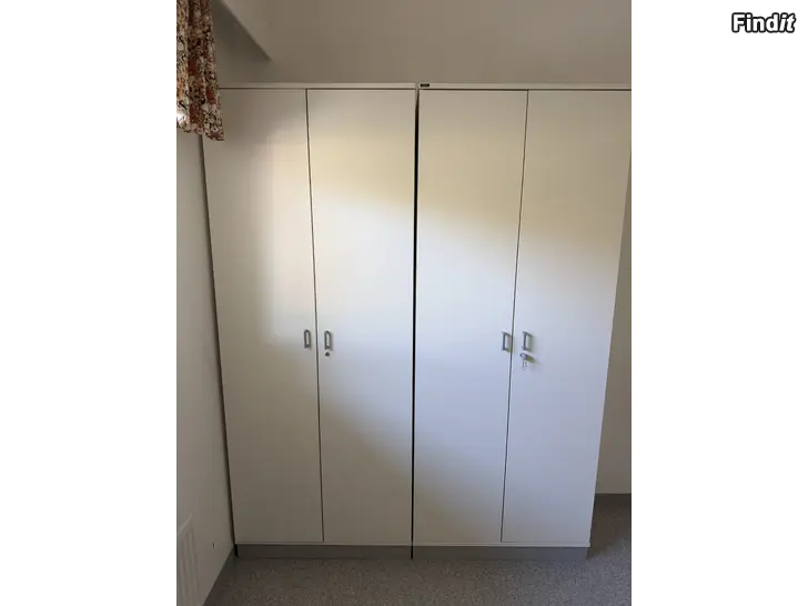 Säljes Kontorshyllor/skåp