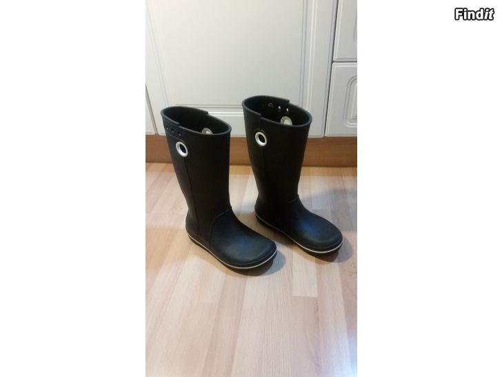 Myydään Crocs Crocband Jaunt Womens Black W6 saappaat   -16e