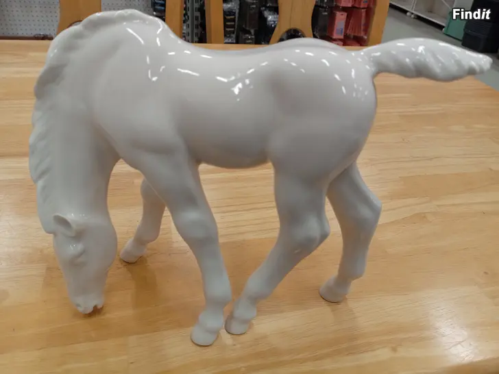 Myydään Lomosonov hevonen