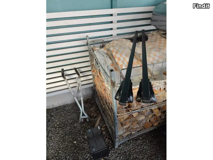 Myydään Taakka telineet