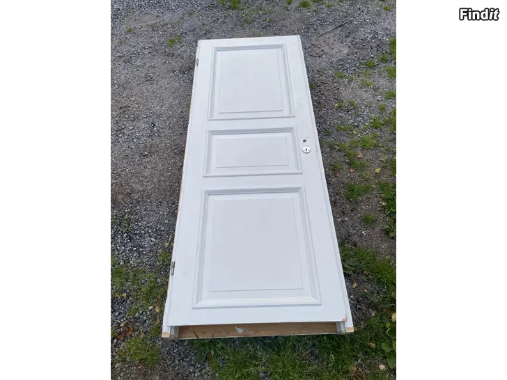 Säljes 2st dörrar med karm 8x21