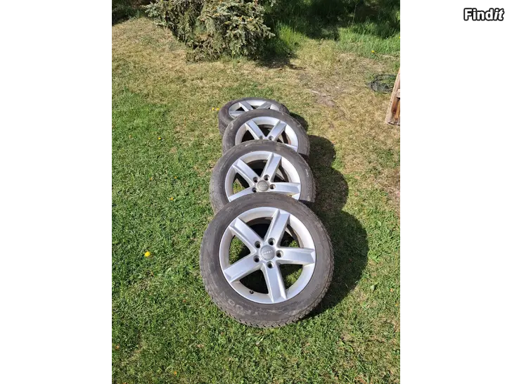 Myydään Audi fälgar med sommardäck