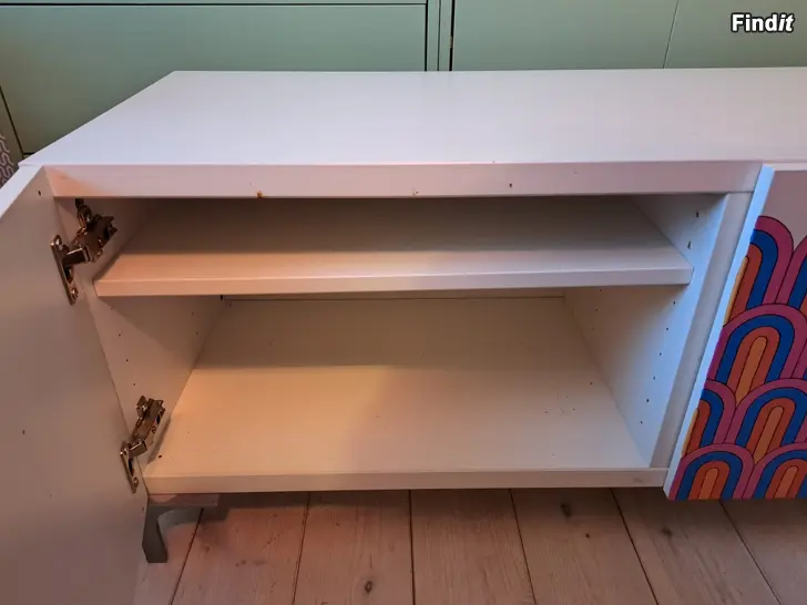 Myydään Ikea bestå skåp