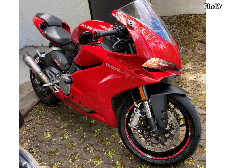 Säljes Ducati 959 -17