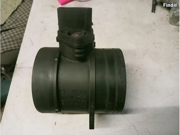 Myydään MB 270 CDi 2003 ilmanvirtaus mittari A6460940048 Bosch 0281002535