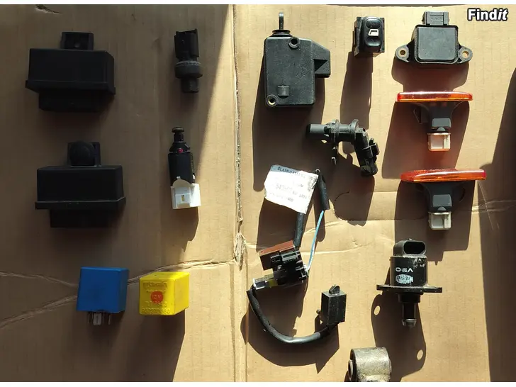 Myydään Kytkinpolkimenanturi jarruvalokytkimenanturi ilmastoininpainekytkin tyhjäkäyntianturi kaasuläpäantur