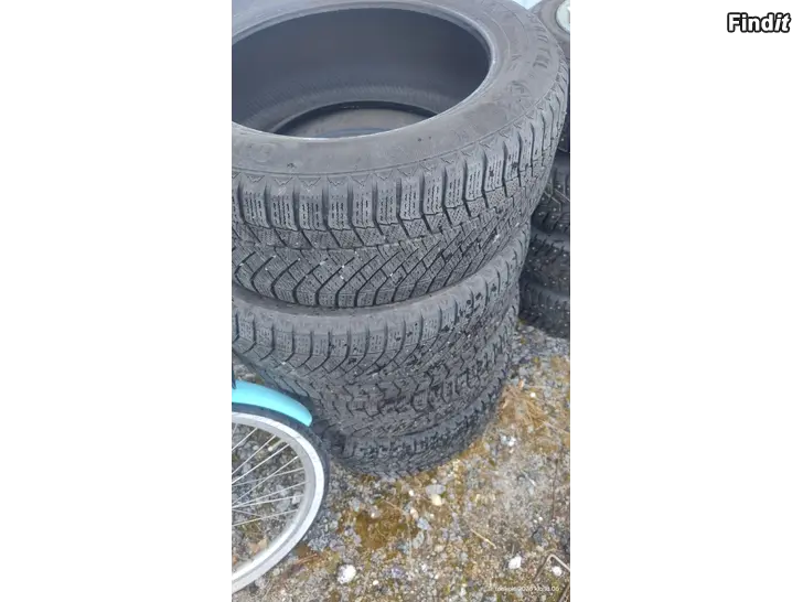 Myydään Kitkarenkaat 225/55 r17