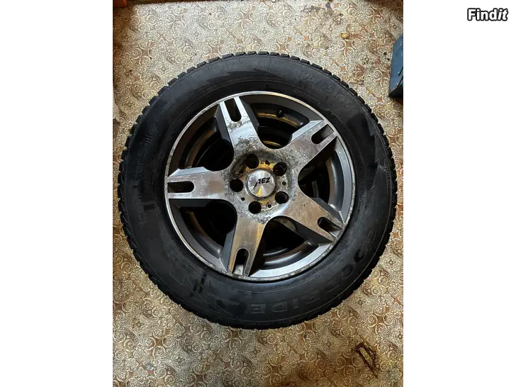 Säljes 2st volvo s40 vinterdäck