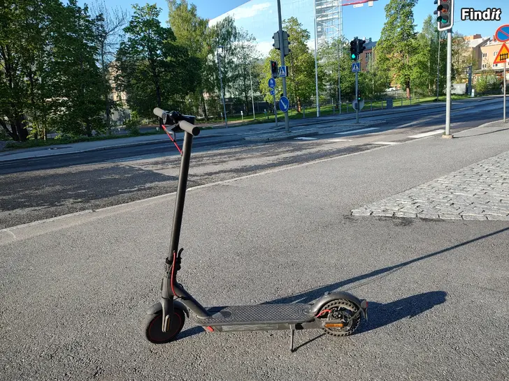Myydään Xiaomi Mi Electric Scooter Pro 2