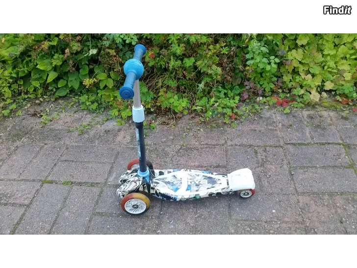Myydään Lasten potkulauta Exquisite -hinta 5e
