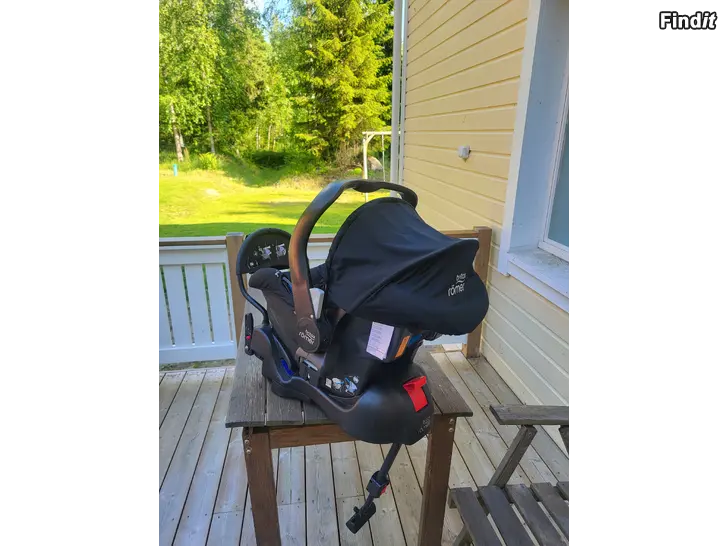 Myydään Lasten turvaistuin 0-13kg Britax römer