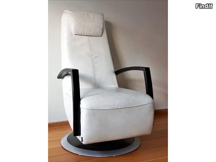 Myydään Isku Flex-nojatuolit