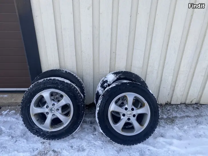 Myydään 4st vinterdäck med fälg 195x65/15